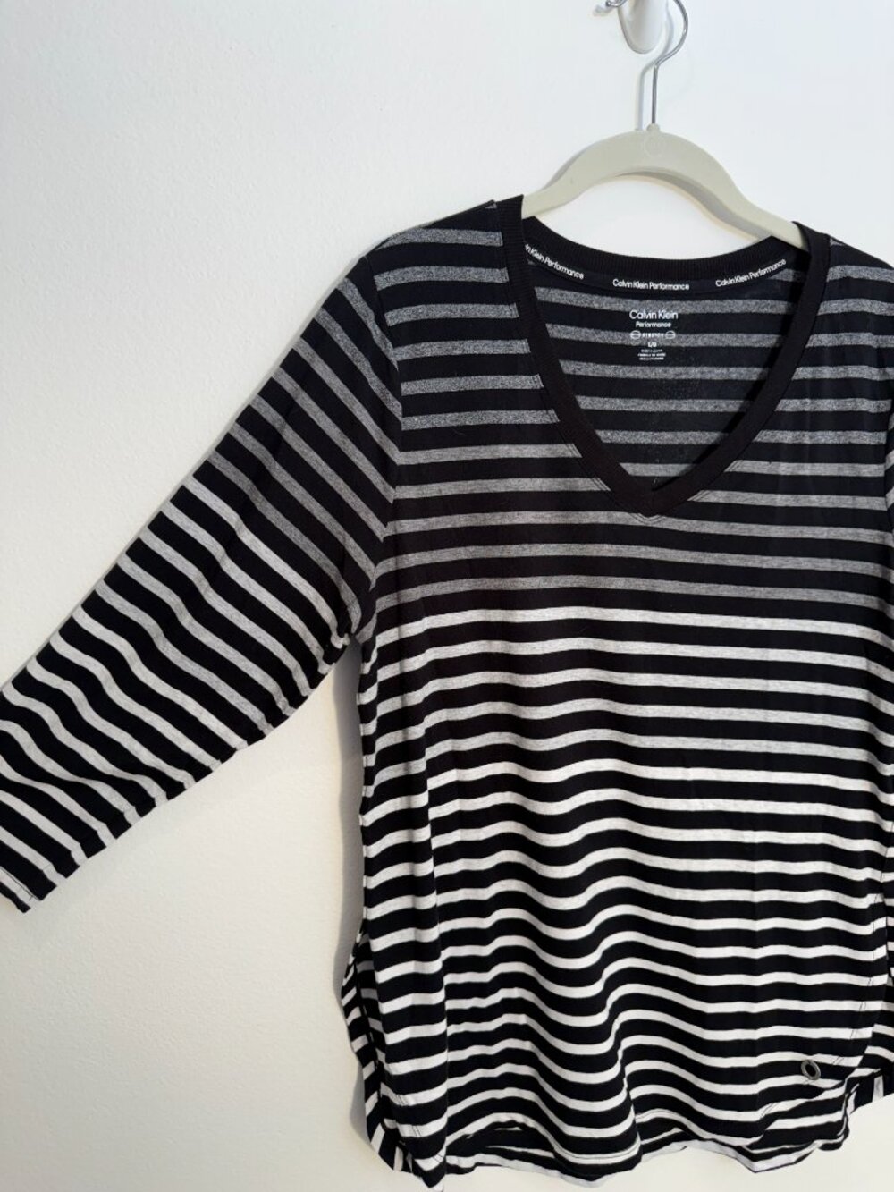 Calvin Klein Performance Womens L/G V-Neck 3/4 Sleeve Striped Top PF1T0413
